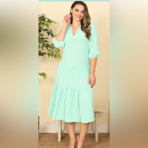New boutique Beason River Mint Green Maxi Dress NWT